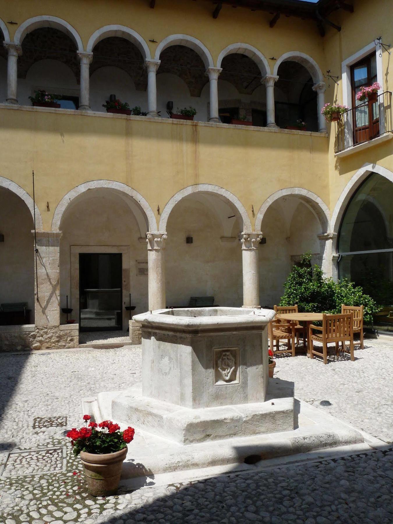 Grancia Dei Celestini Bed & Breakfast Сулмона Екстериор снимка